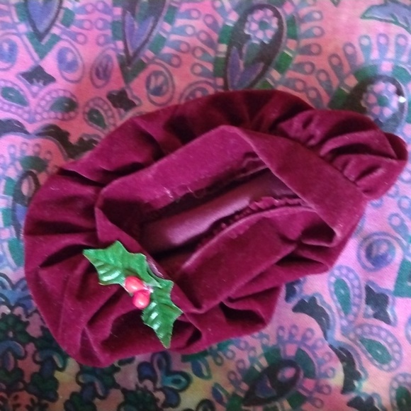 Vintage porcelain holiday doll - Picture 8 of 8